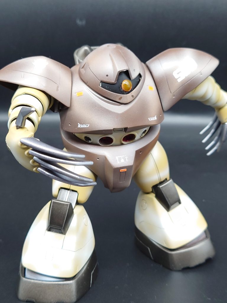 グラデーション塗装と水中迷彩で仕上げました。苦手なスジボリも各所追加してます!