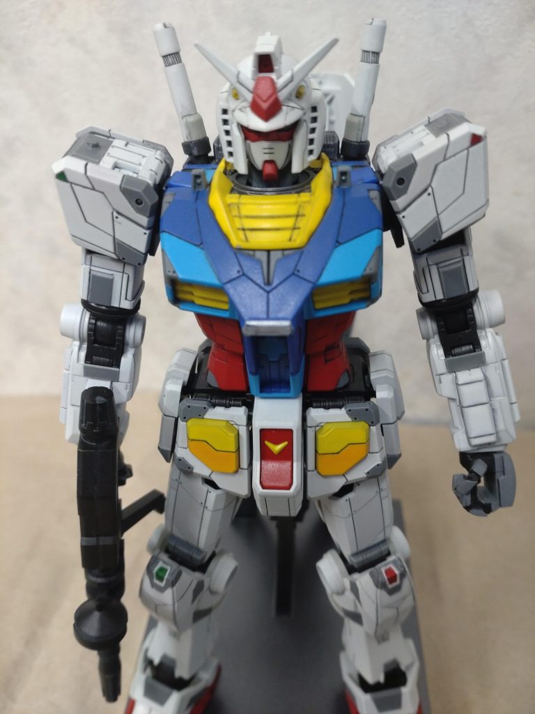 YouTube等でこのガンダムの腕の後ハメ加工を参考にして初の合わせ目処理