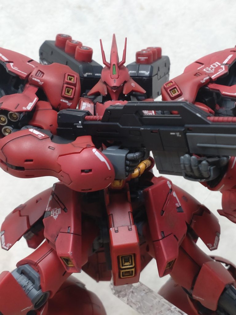 カメラ類も蛍光グリーンで塗装 ブラックライトでビコーンします。 