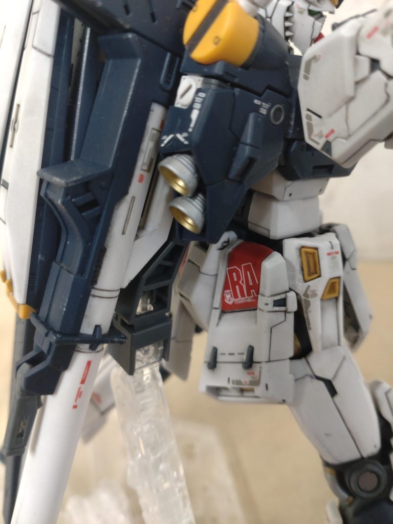 ブースターはシルバー&ゴールドで