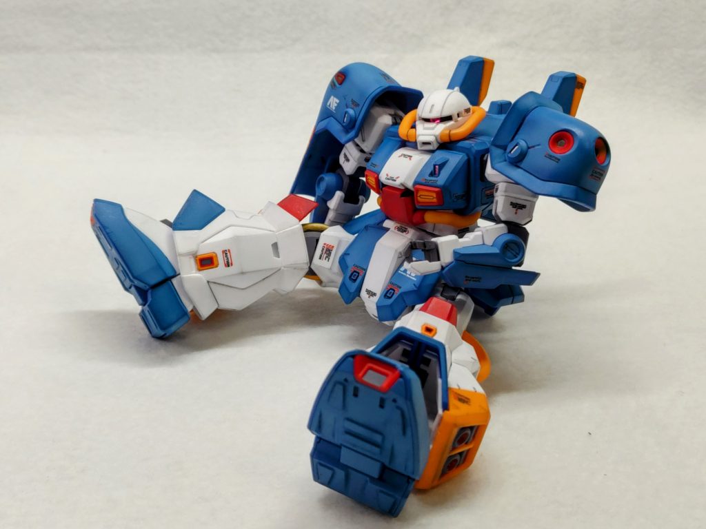 股関節のスイングでバーニィ風ポーズもできます(zaku-kao4)