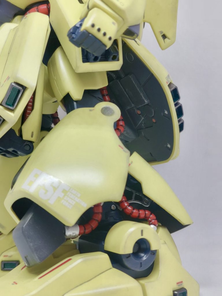 今回は見えにくいところも結構頑張りました(gundam-kao6)
