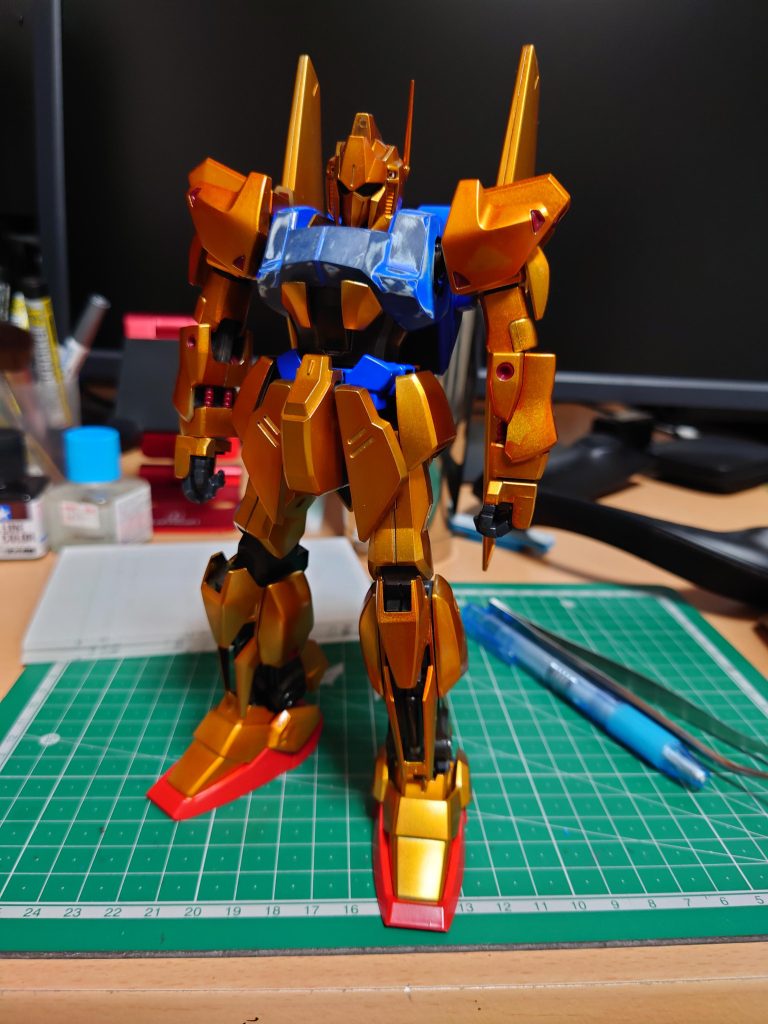 20年前、この状態て放置。初のエアブラシで塗装しました。メッキを落としてシルバー下地にクリアオレンジで塗装。そしてボディーを失敗！