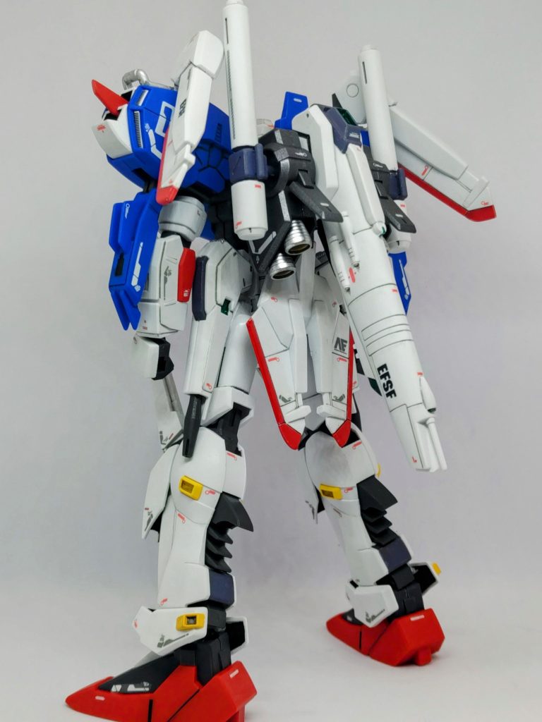 テールスタビライザーが変形時には機首になるということはEFSFのデカールは逆さまですね(zaku-kao4)