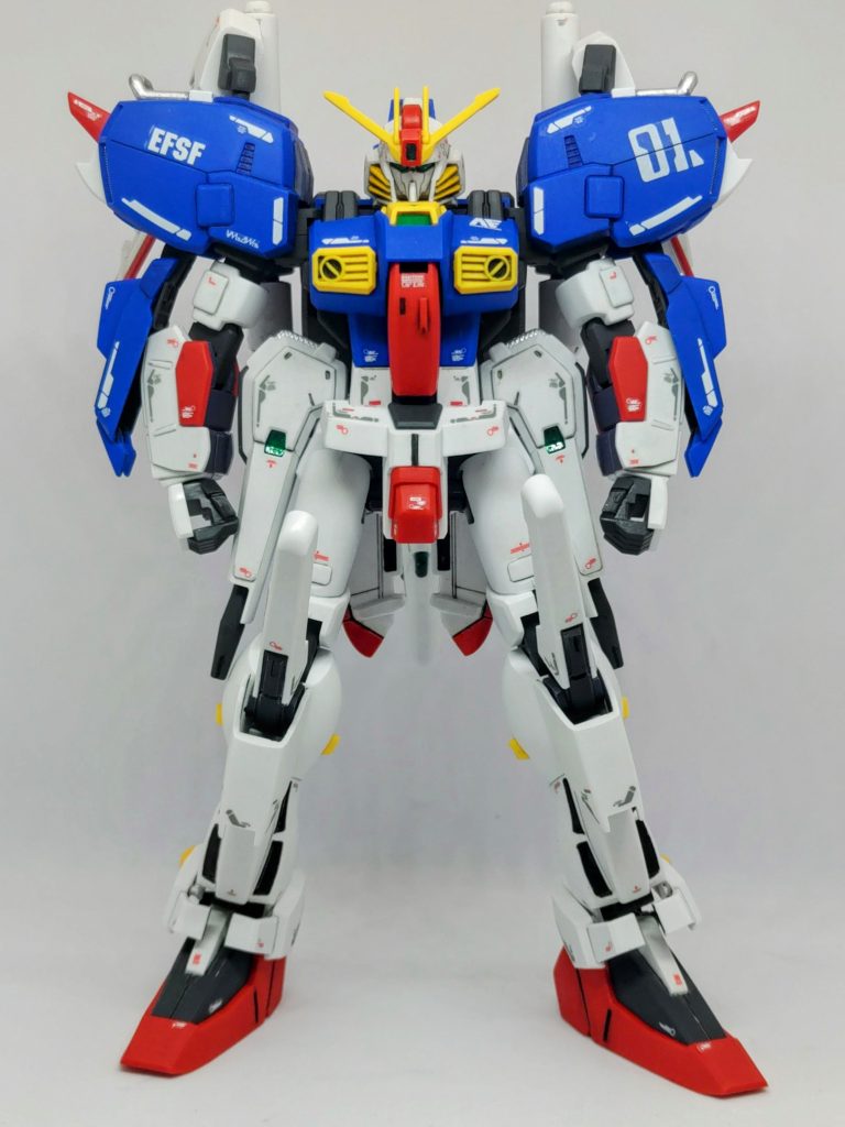 デカールやり過ぎたかと思いましたがこうして見るともっと細かいのを増やしても良かったか(zaku-kao1)