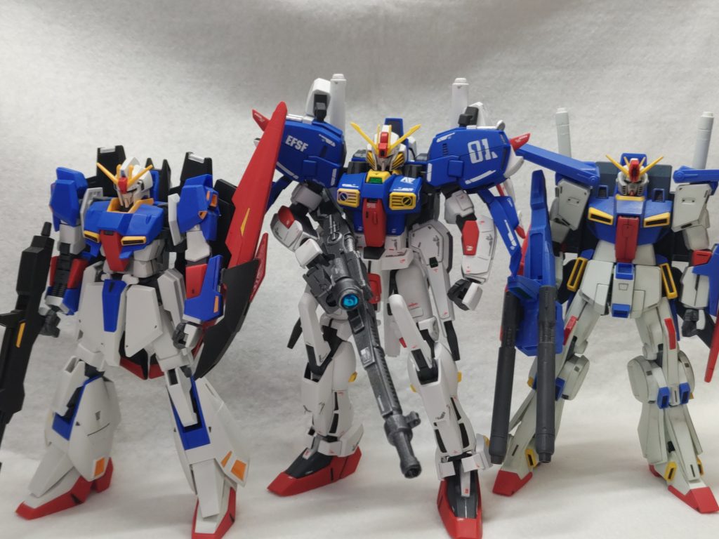 兄弟っぽい機体たち。頭一つ大きいんですね。