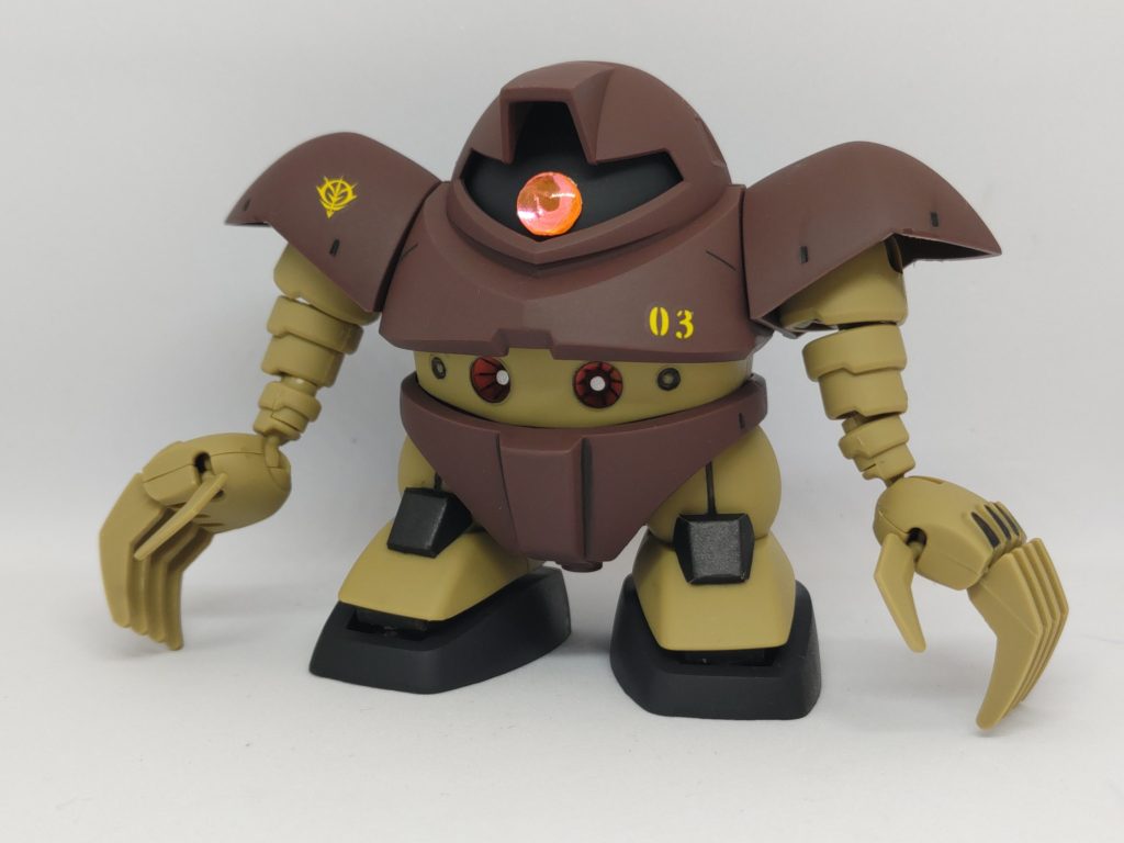 ゴッグ胸のメガ粒子砲周りと足首を塗るだけで十分見栄えが良くなりますね。