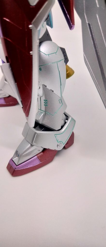 スミ入れと赤の2色使い部分