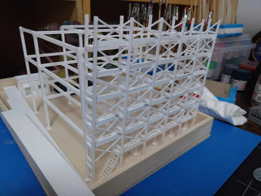 塗装前の足場&鉄骨