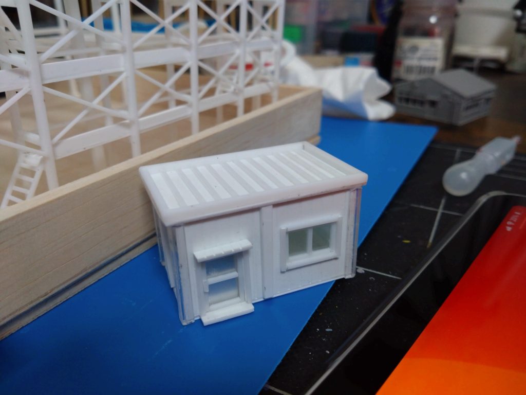 塗装前の現場事務所