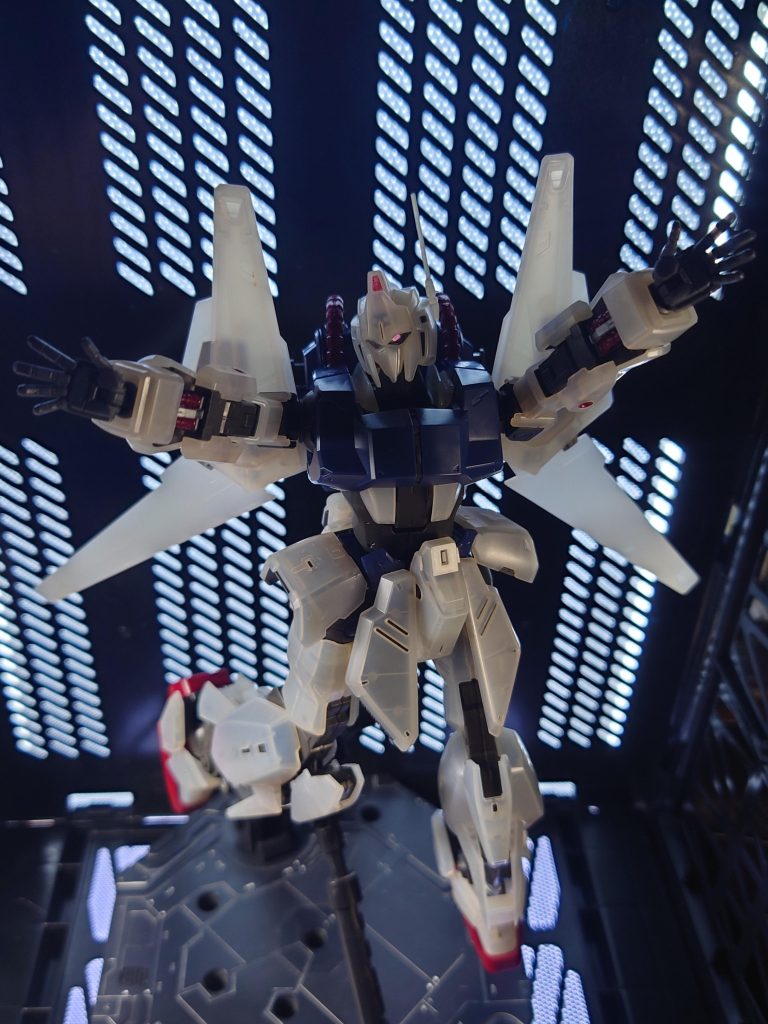 メッキ剥がし、ショルダーアーマーレス、これしかしてませんが、完全にあの方のイメージしかないですね。