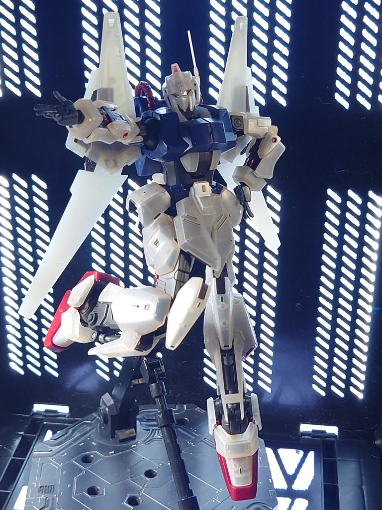 ポーズはふざけてますが、機体としては女性らしくなったかと。