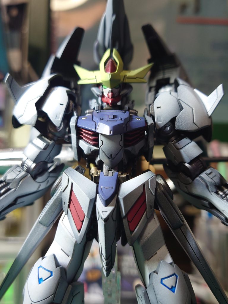 胸のアーマーはプラバンで情報追加