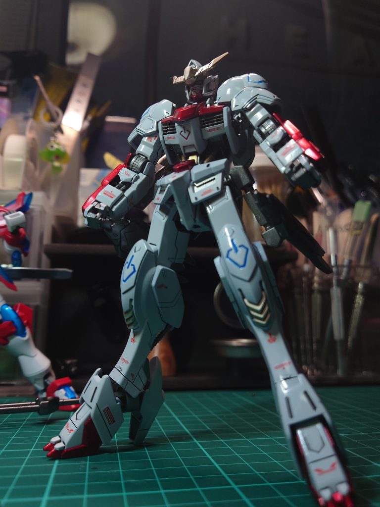 ダメージだらけの機体で、『 使ってやるからもっとよこせ、こんなもんかよお前の力は..』的な感じに次回は作りたいですね~ww