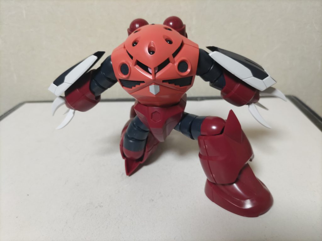 外見は盾つけただけなんでパット見SEEDFREEDOMのアメイジングズゴックなんですよね……