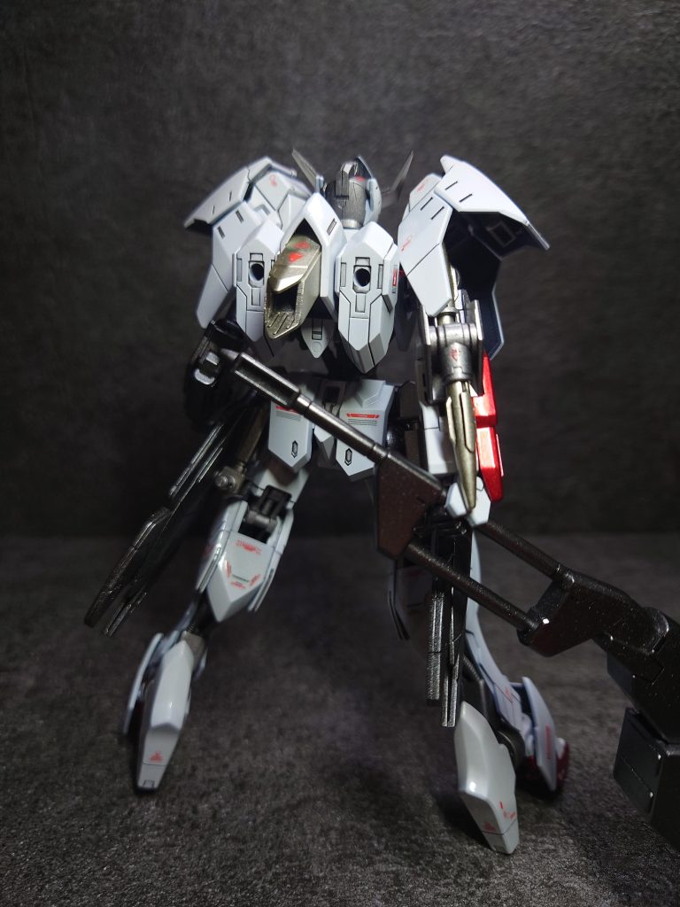 少しだけスジ彫り入れてますがほぼ素組状態