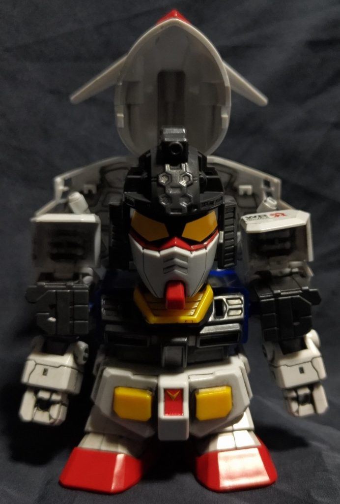 このキットの面白いところは、内部メカが再現されてるところでしょうか。（笑）