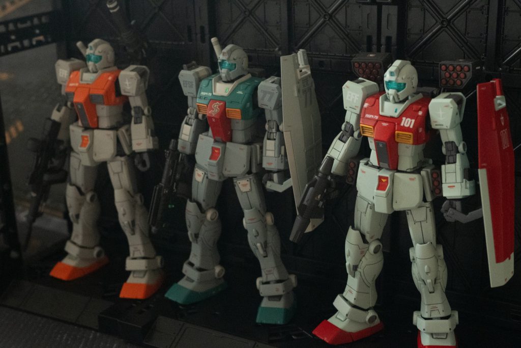 スレッガー機から３体やっと完成(gundam-kao5)