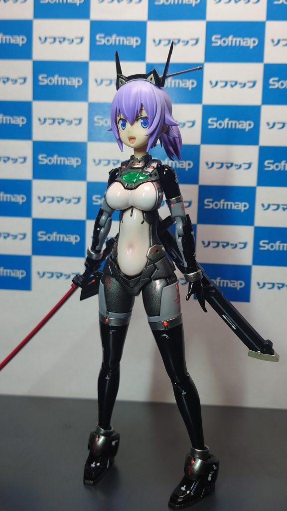 頭と武装以外は全部艶ありクリアー仕上げです