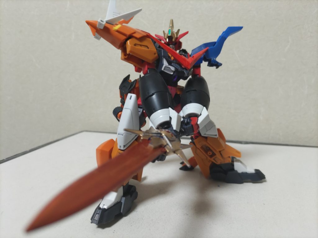 必殺技用の赤い刀身は差し替え式