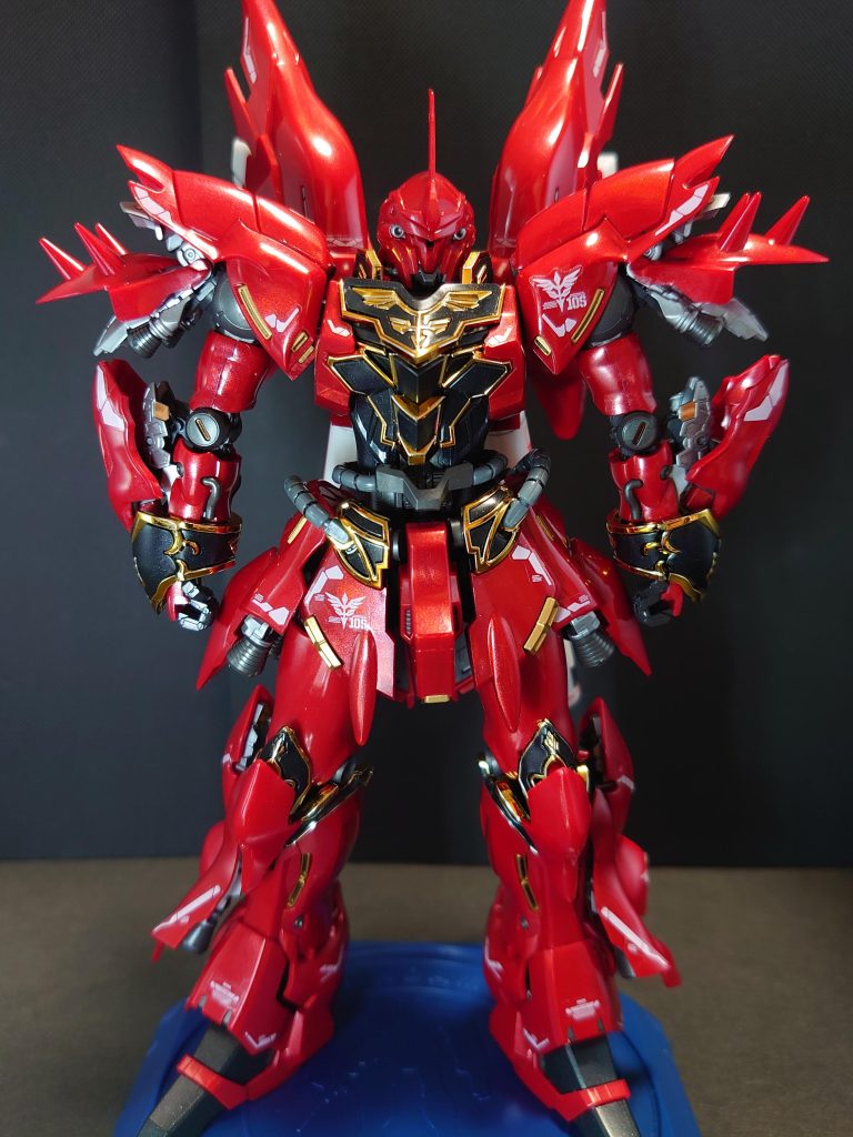 各可動箇所のギミックを開き開放状態です。