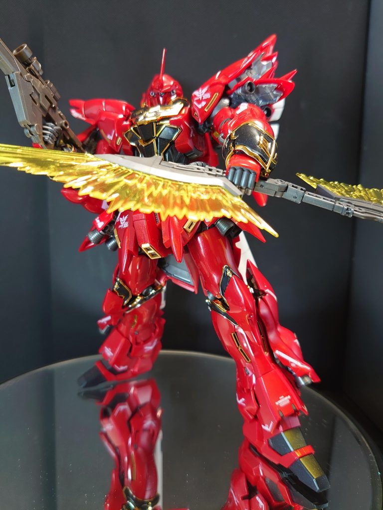 素組みしてデカール、ゴールドのみの部分塗装、一部スミ入れの簡単仕上げです。