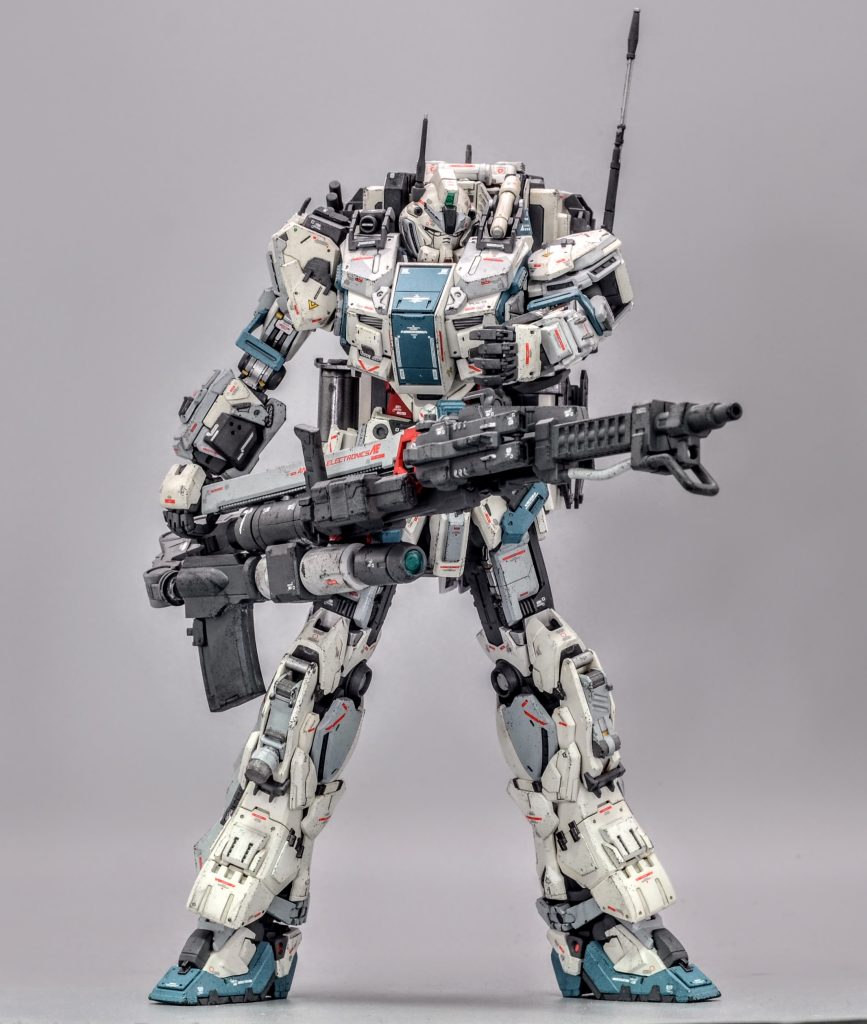 追加アーマーで機体が大きくなったので主武装も中距離支援用火器のスマートライフルを選択しました