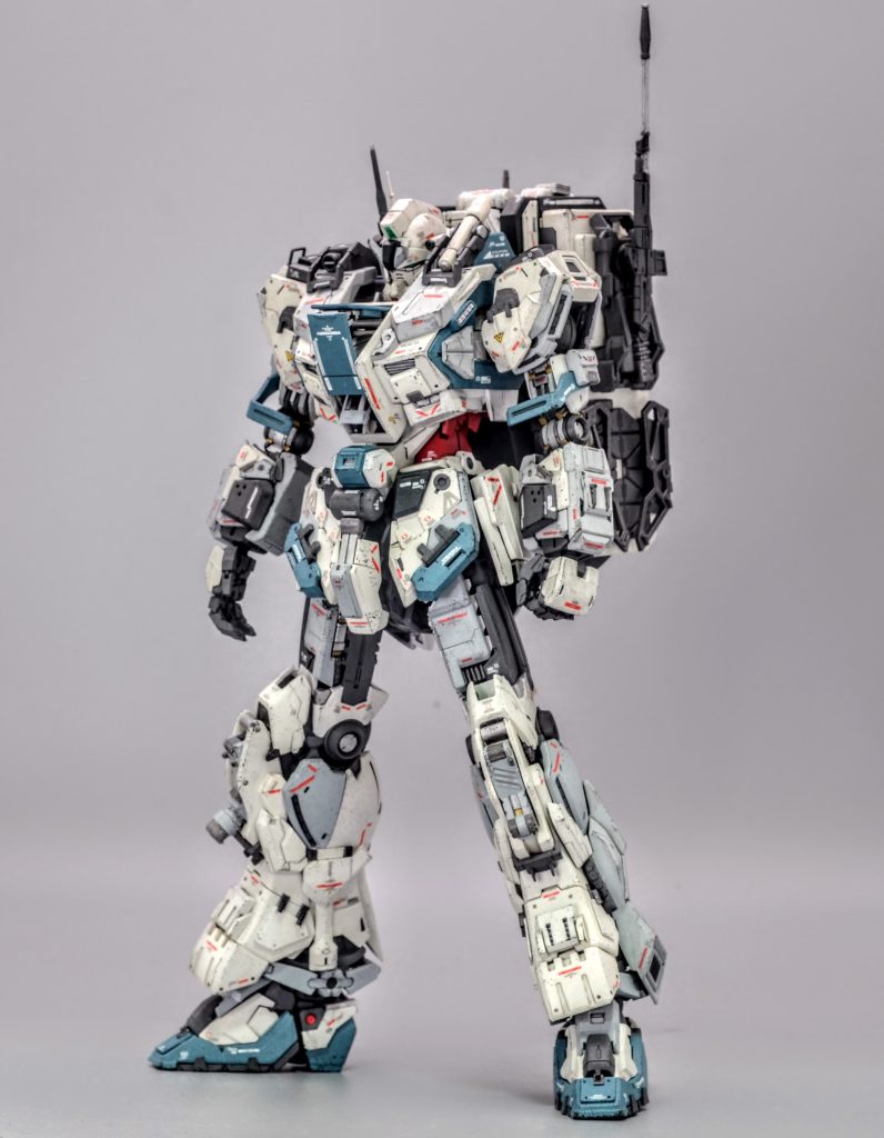 アーマーのハッチが開いた後コアブロックのキャノピーが開く仕様です