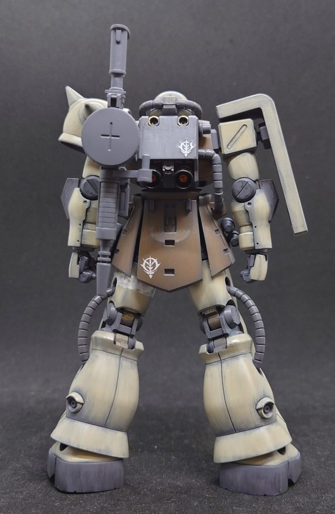 バックパックにザクマシンガンをマウントできるようにしています。