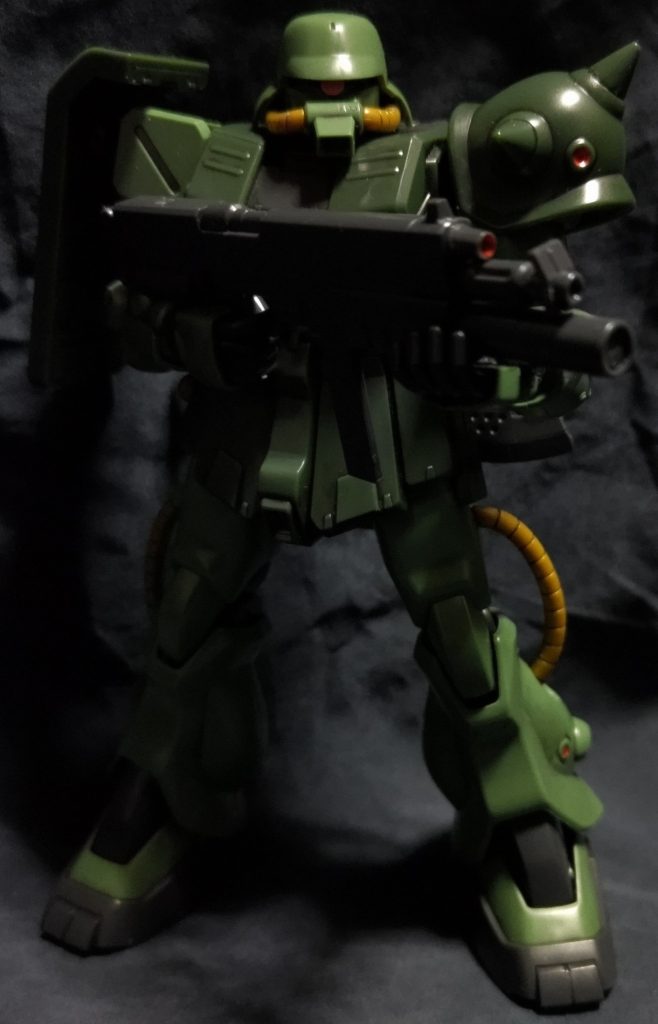 MMP-80　90mmマシンガンを構えて。