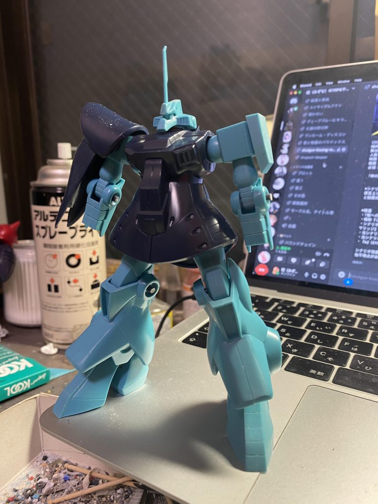 足を改造して少しスタイルを良くしました。