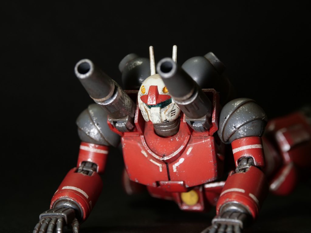 HGUC ガンキャノン Revive そのままなので、ガンキャノン特有の伏せうちもできます。ウェザリングやチッピングで引き締まったガンキャノンは目力が違います。バルカンの中身塗り忘れてるな…エアブラシや筆不使用の簡単仕上げですので、皆様もぜひ。