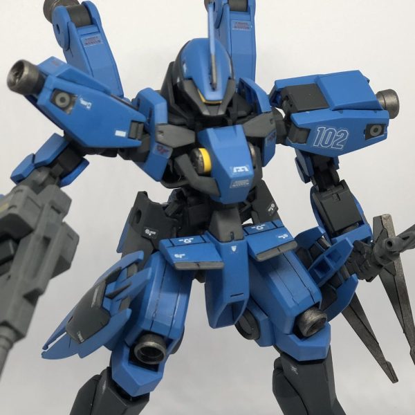 HG シュヴァルベ・グレイズ　アクリジョン筆塗り