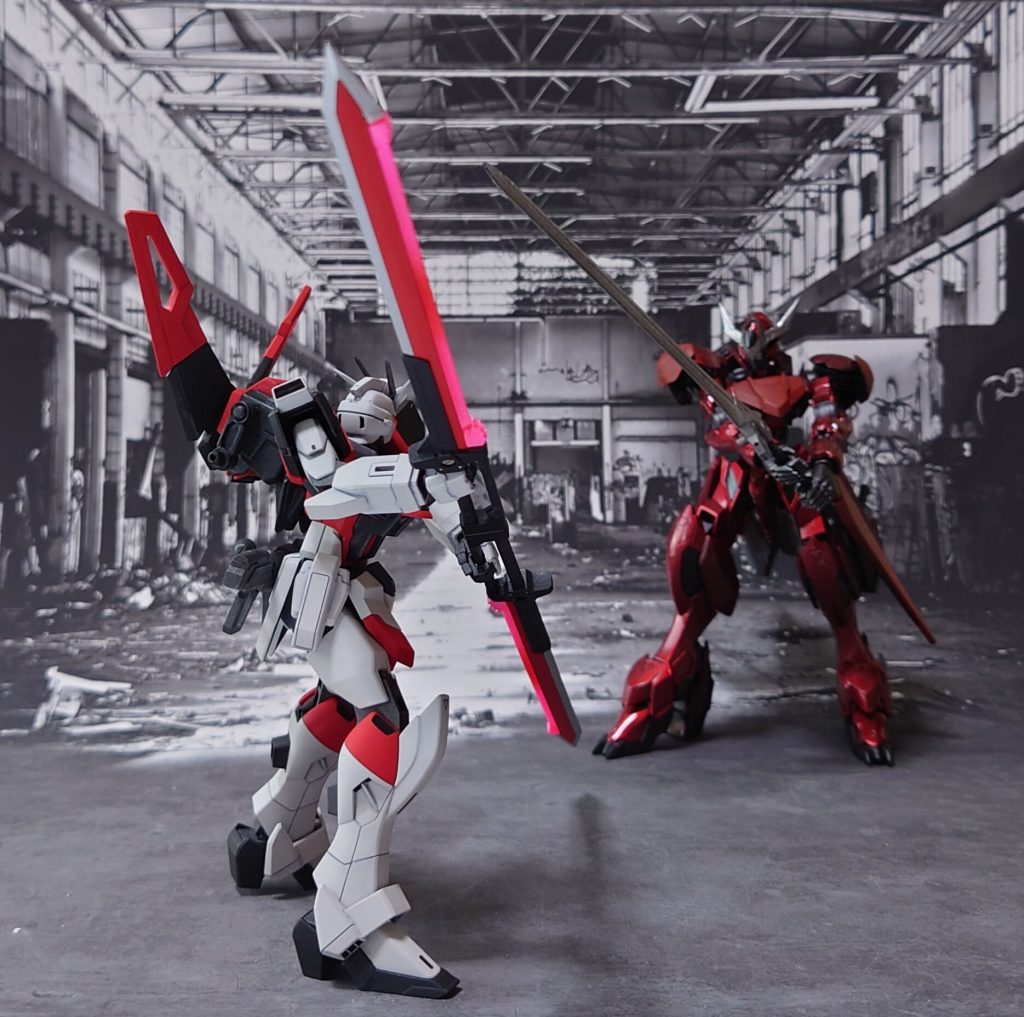 閉所でのガンプラバトル、互いの剣が必殺を狙う。