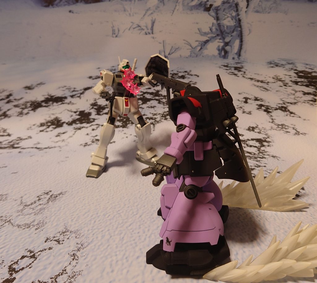 “ドム・トローペン”は熱帯地方用の機体なれど、寒冷地でも引けは取らない。(設定的には寒冷地での運用は無理かも？)