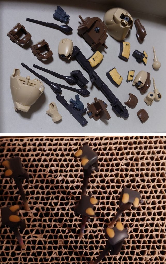 合わせ目消しと肉抜き穴埋めの様子。肉抜き穴埋めは腰に装着する予備マガジンの類の裏面に実施、ディティールは考慮せず、真っ平らに蓋をしただけです。