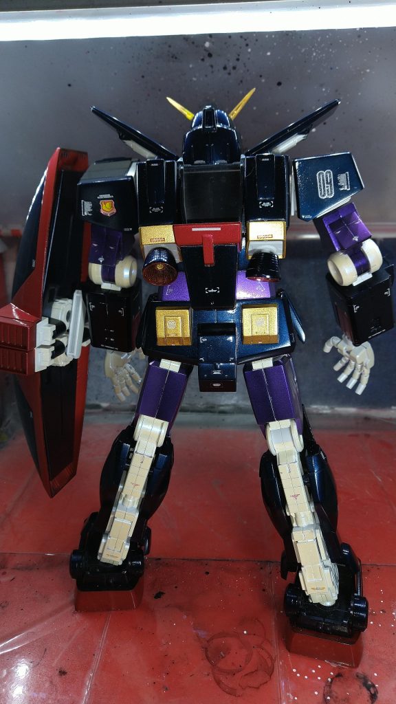 後ろ姿です。今回はスジボリや加工は一切せず、いつも通り、クリアーからの水研ぎ、コンパウンド、ワックスでピカピカに仕上げました