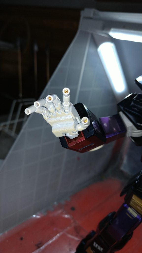 指にはいつものビーズを入れてます