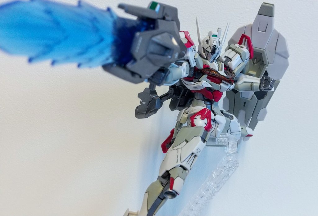 残っているものを使いきるため、今回は基本缶スプレーで塗装。しかし差し色の赤ピンクだけはいい色がなく、純色のマゼンダに少し黒を混ぜて作りました。失敗は、次の作品に活かしていきます🙇