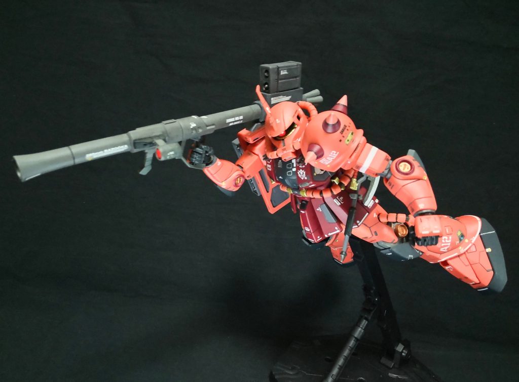 「早い!」「誰だ?」「見えなかった!」「赤い機体は、シャア中尉だ」