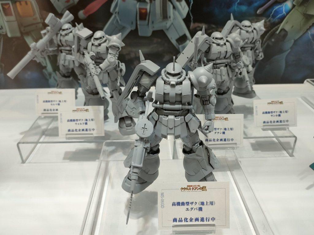 2022年9月に新宿で開催されていた「GUNDAM NEXT FUTURE -TOKYO BASE-」で展示されていた商品企画段階のものです（個人撮影）。このときは、劇中イメージそのままに、重厚で武骨な機体を見事に立体化した造形に目を奪われ、頭の中で”迷彩模様”を妄想してました(zaku-kao4)
