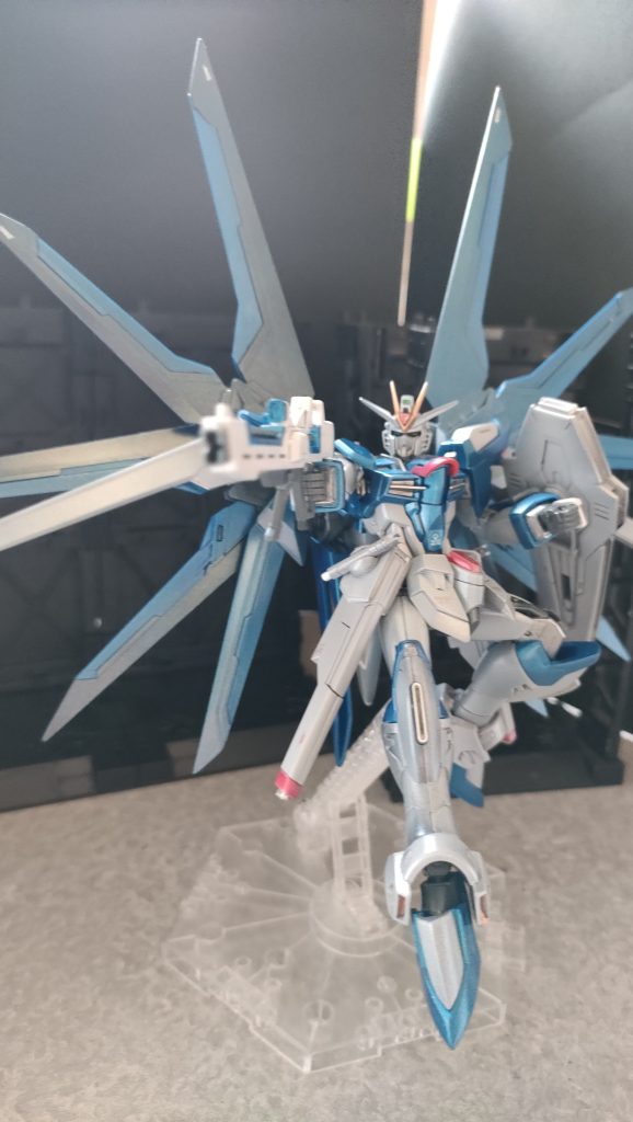 映画見たときまさかいきなりやられる役だとは思いもしなかった。ストフリから乗り換えするんだと思っておりました。