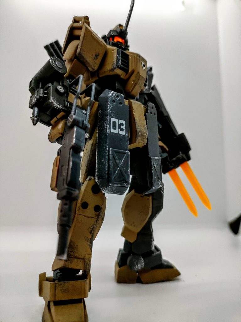 腕はブラックライダーからフロントスカートは余っていたシュツルム・ガルスの盾から色が変わるだけでだいぶ印象変わりますね！