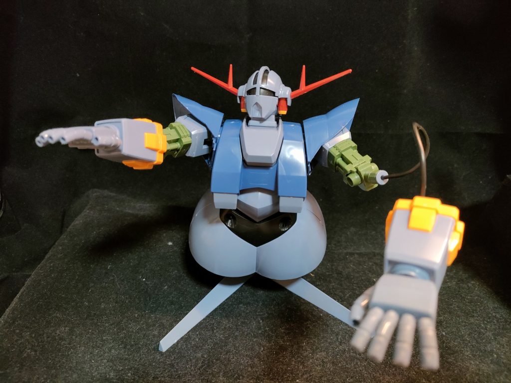 塗装前です。造形はまあいいんですが、なんかつるっとしてるんですよね。