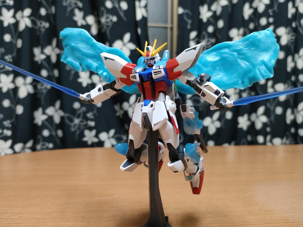 プラフスキーオーバーフローで機体が決壊しない様常に高出力状態にしたらビームサーベルまで青色に変色。