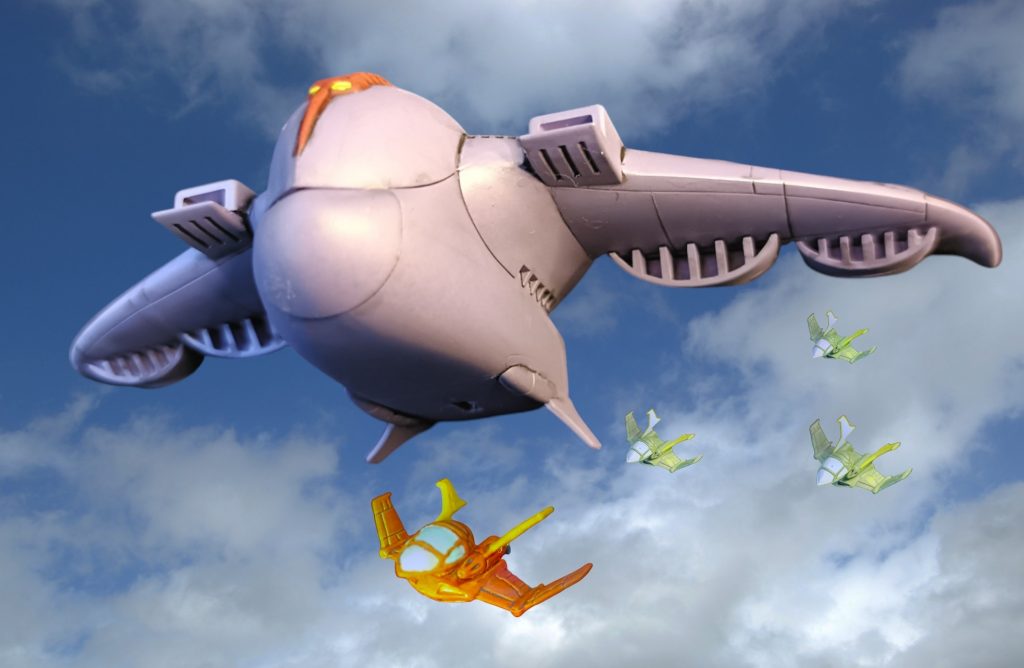 ガウ攻撃空母です。大空が似合いますね。ガルマ機も飛んでますw最後までご覧いただきありがとうございました。