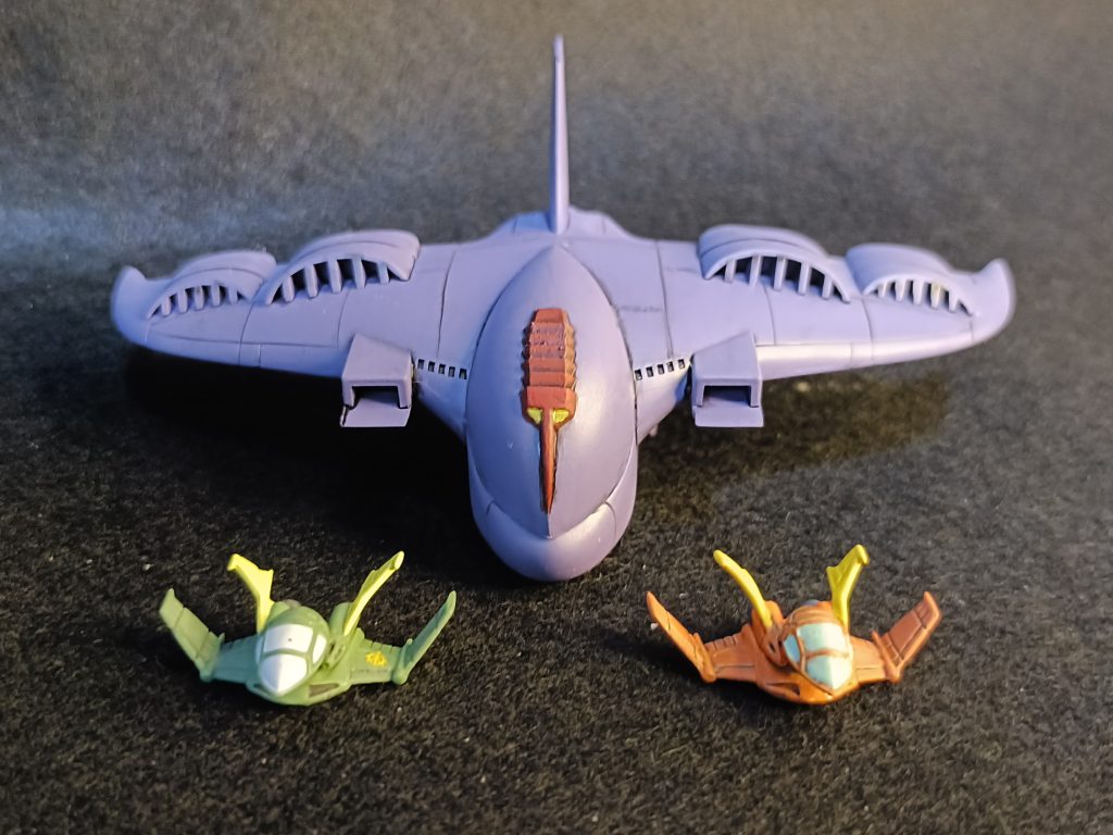 ガウも作ったのですけど、ジオラマに入りませんでした、残念。。ドップはガチャポンを塗装したものです。