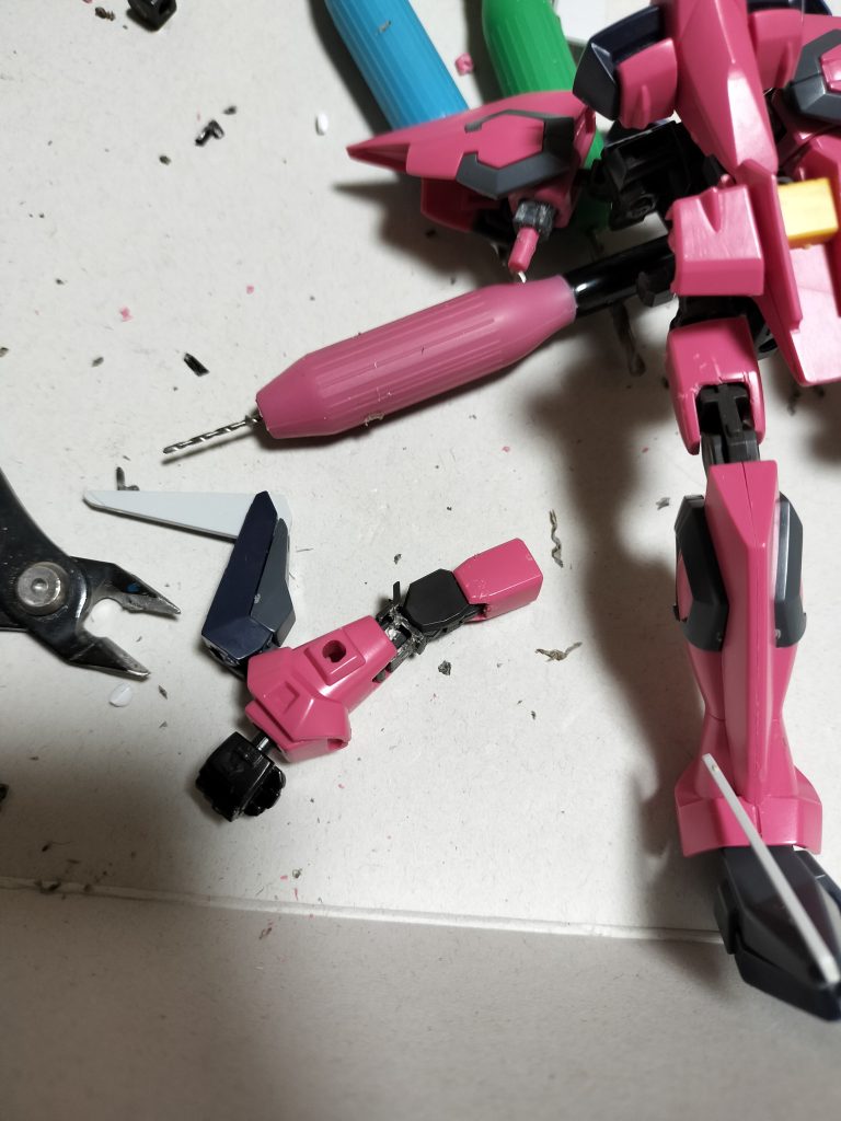 イージスナイトのパーツを移植　腕が長くなったけど可動が増えた？はず