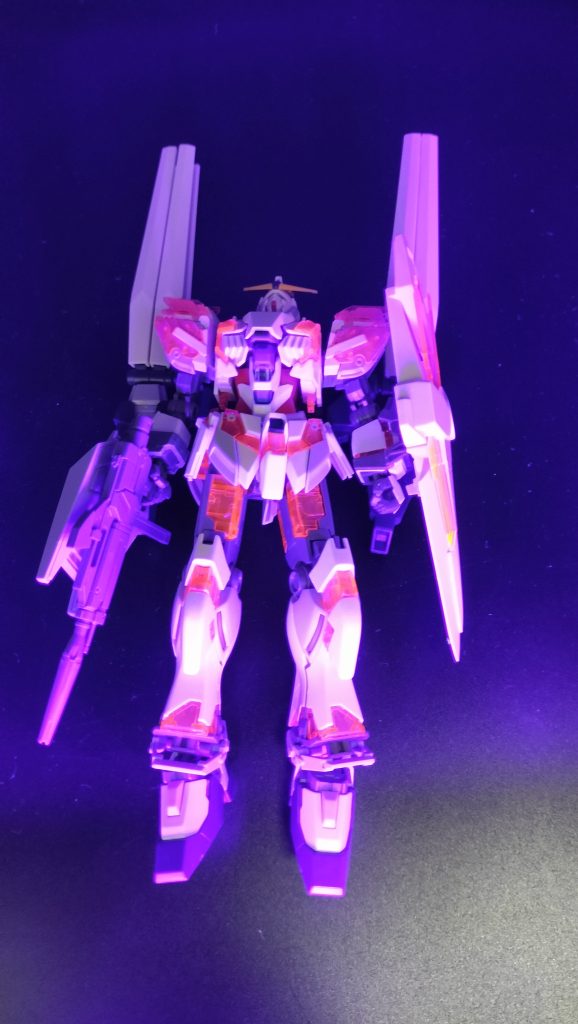 サイコフレーム発光。光当て方が悪いですが発光しています～ｗ