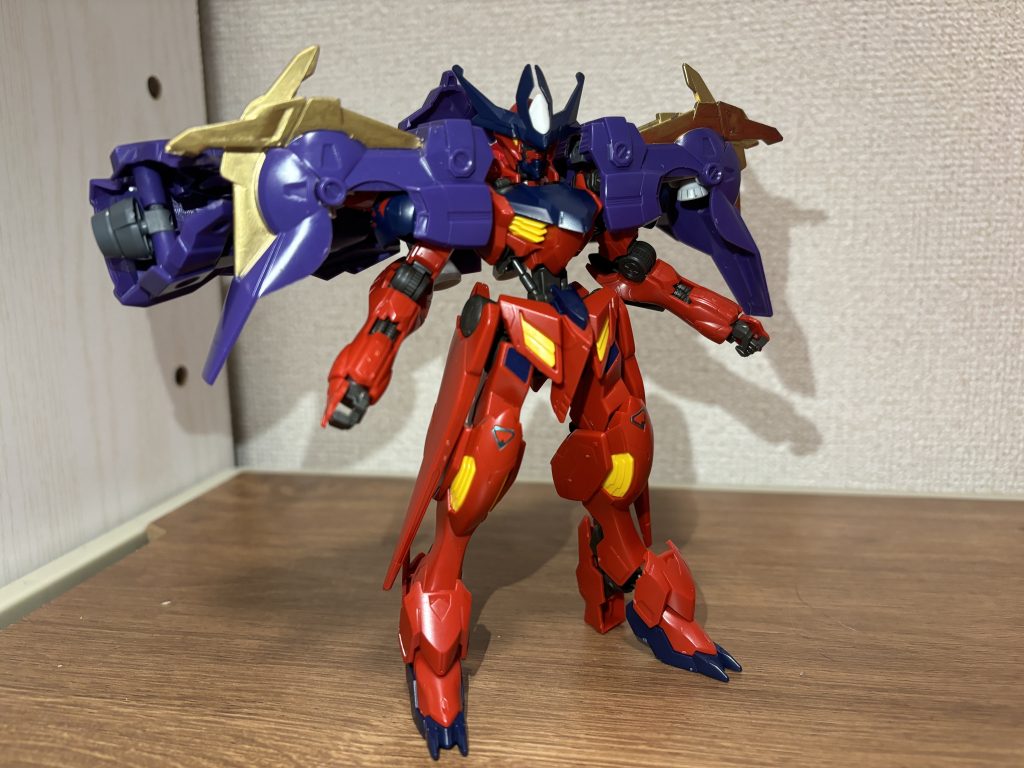 アメイジングバルバトスルプス第獣紫形態【じゅうし】人型重そうになっているが大型ブースターによりホバリング移動が可能に。